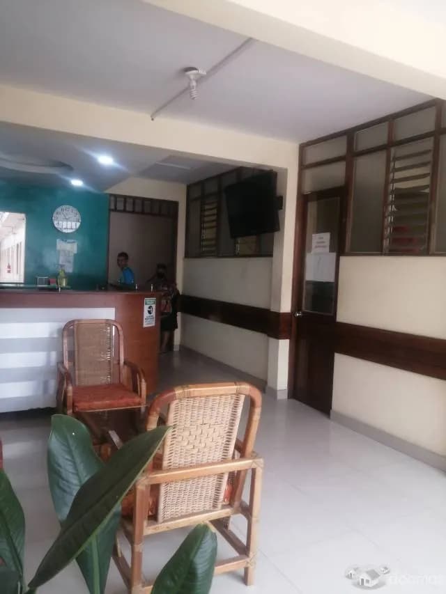 Venta de HOTEL centrico, dos pisos  19 habit  $340,000 — foto 2