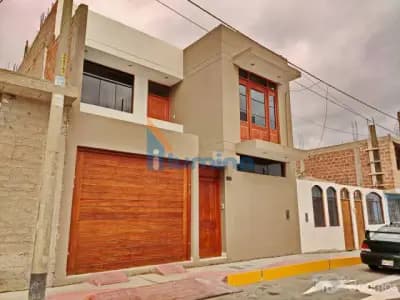 VENDO HERMOSA CASA EN 06 DE MAYO - ILO