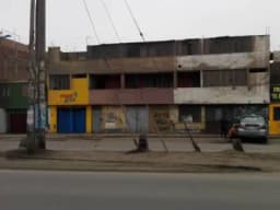 VENDO CASA DE 3 PISOS  $200,000 ,180mts2