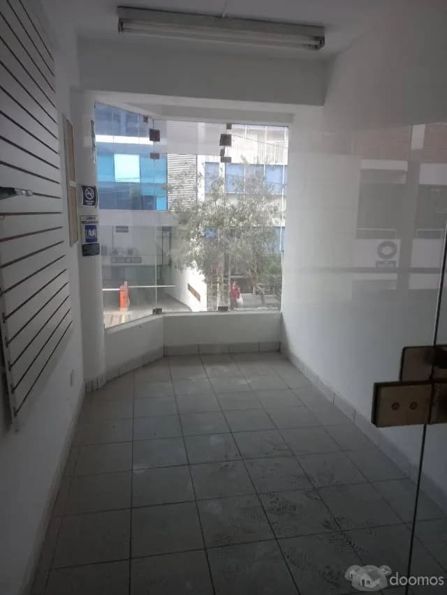 EN VENTA LOCAL COMERCIAL EN MIRAFLORES — foto 3