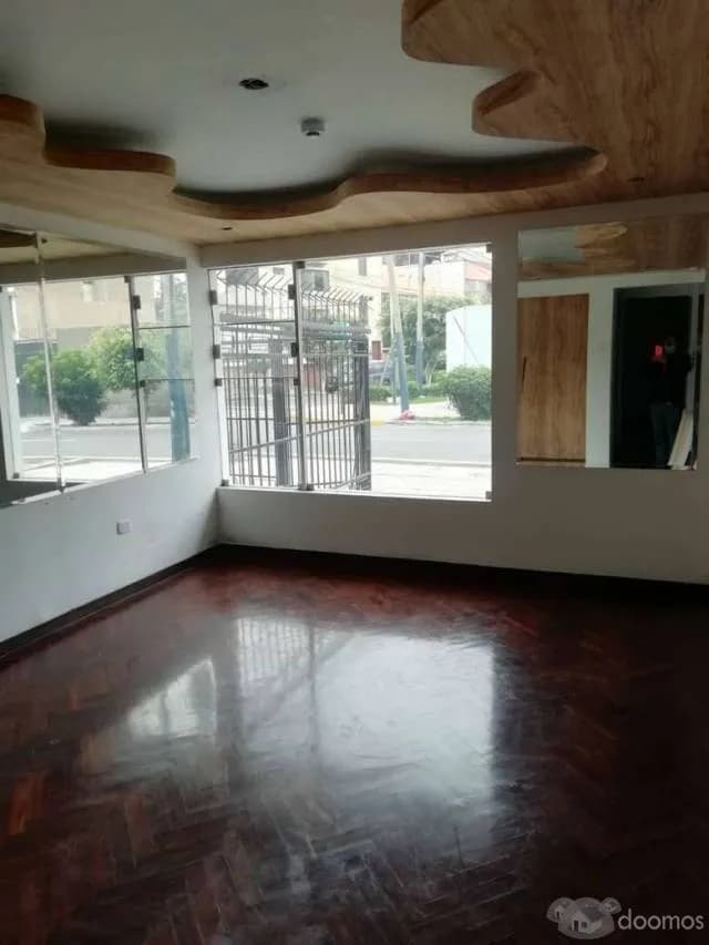 Local comercial u oficina amplia en San Isidro. Lima. — foto 2