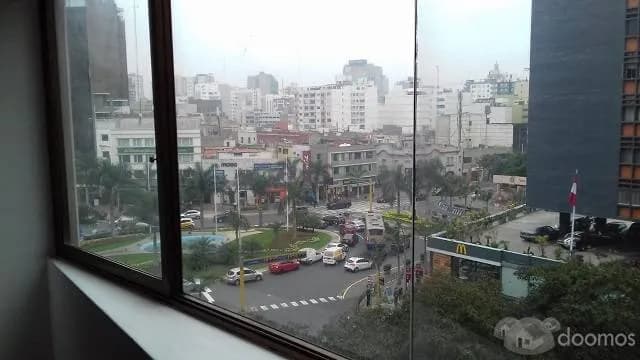 HERMOSA OFICINA CON VISTA A PARQUE KENNEDY — foto 1