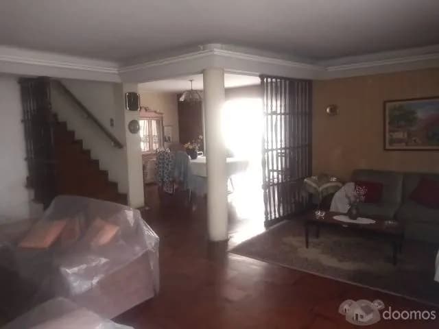 CASA  EN ESQUINA  BIEN CONSERVADA — foto 3