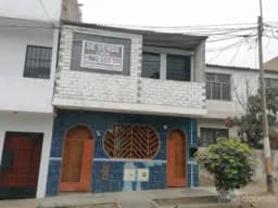 VENTA DE CASA DE 2 PLANTAS EN URBANIZACIÓN EL CARMEN - COMAS