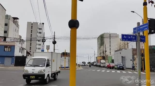 Vendo Local Comercial con Licencia Múltiple en Zona Comercial de San Miguel — foto 8