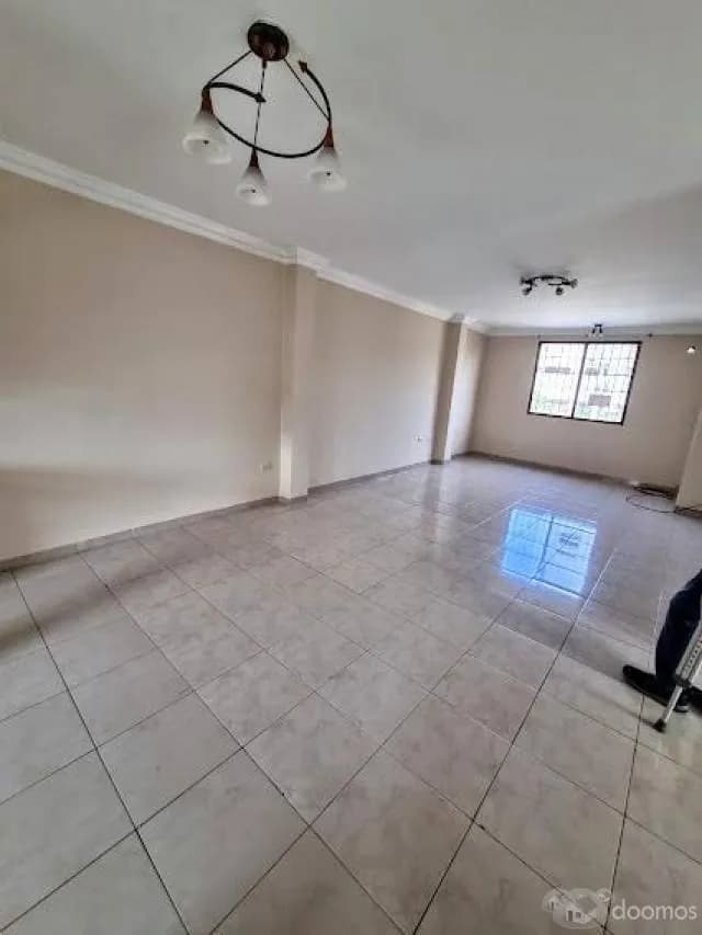 Se alquila departamento de 2 cuartos en Mirones - Cercado — foto 3