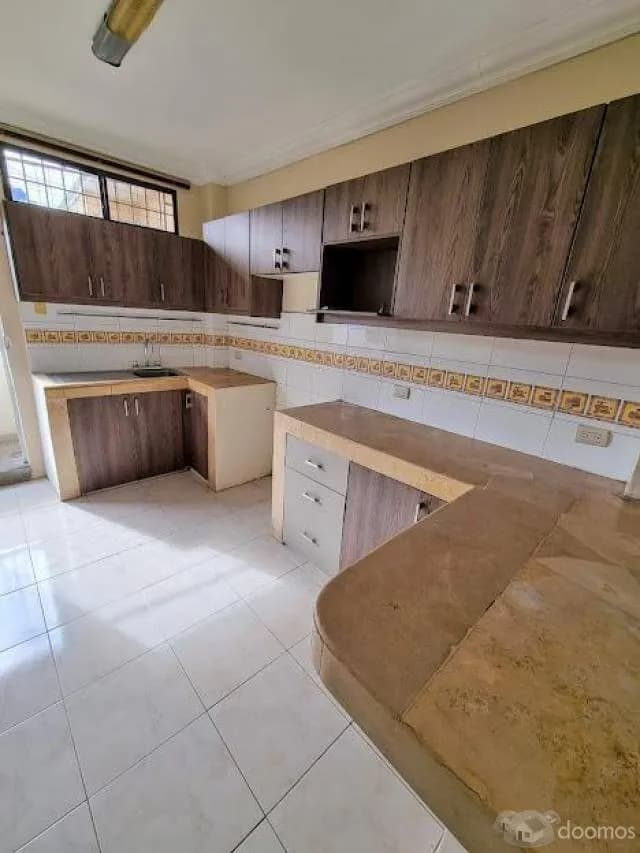 Se alquila departamento de 2 cuartos en Mirones - Cercado — foto 4