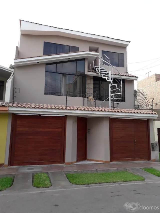 OCASIÓN VENDO HERMOSA CASA EN CIUDAD DE ICA — foto 1