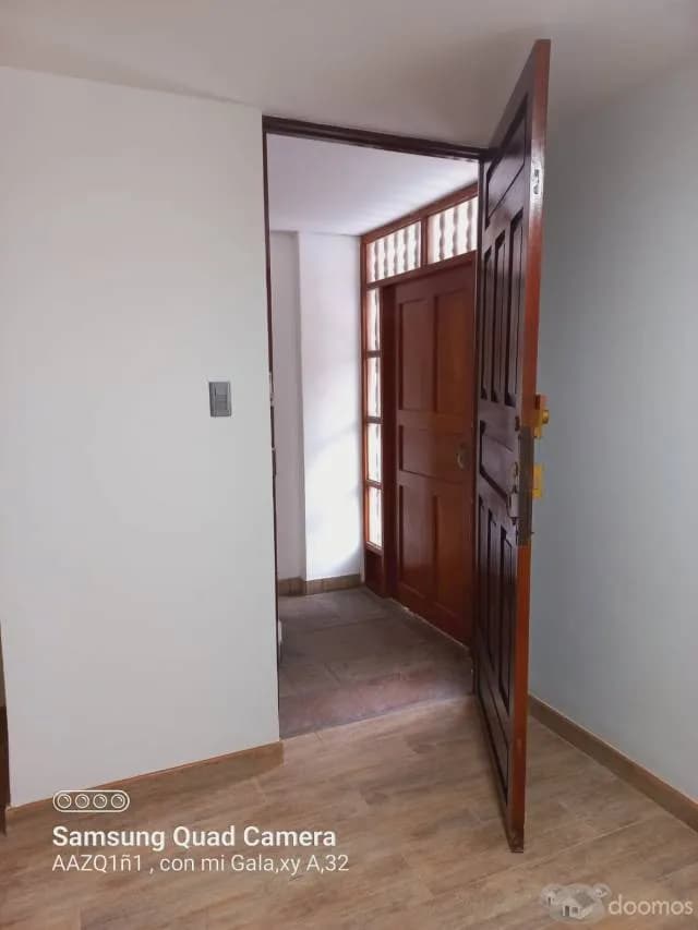 ALQUILO AMPLIO DEPARTAMENTO EN PRIMER  PISO — foto 2