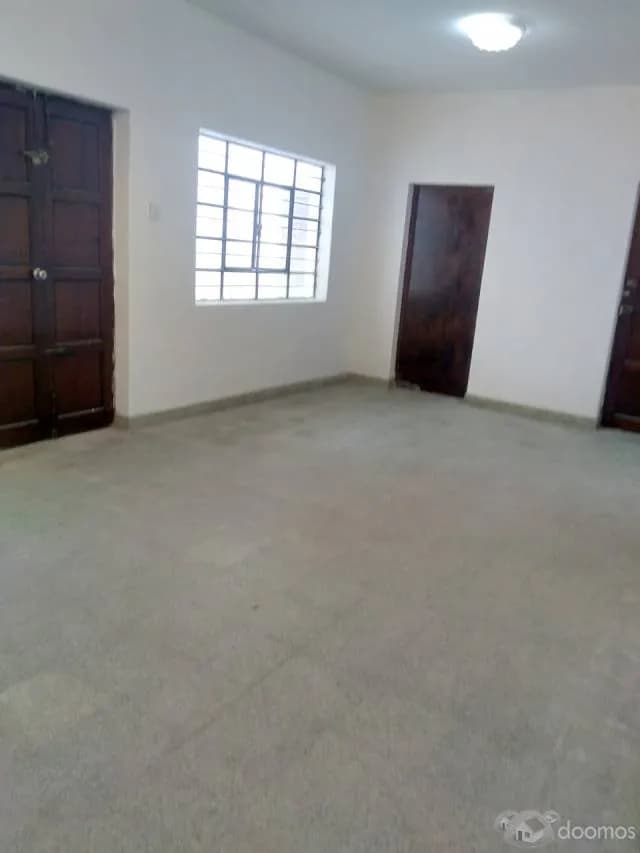 Gran Casa Familiar con Cochera y Jardín — foto 5