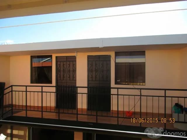 VENDO CASA DE 3 PISOS EN MIRAFLORES AREQUIPA — foto 3