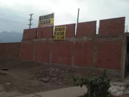 OCACIÒN REMATE CASA FRENTE A UN PARQUE PUENTE PIEDRA URB SANTA MARIA.