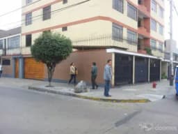DEPARTAMENTO 200 M2 EN PRIMER PISO