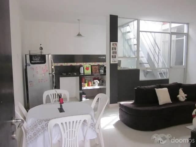 CASA CON 2 DPTOS INDEPENDIENTES — foto 2