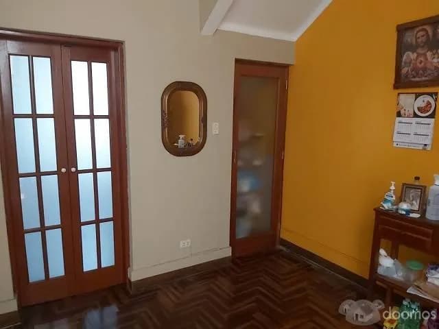 HERMOSA CASA EN LINCE , MUY CENTRICA — foto 1