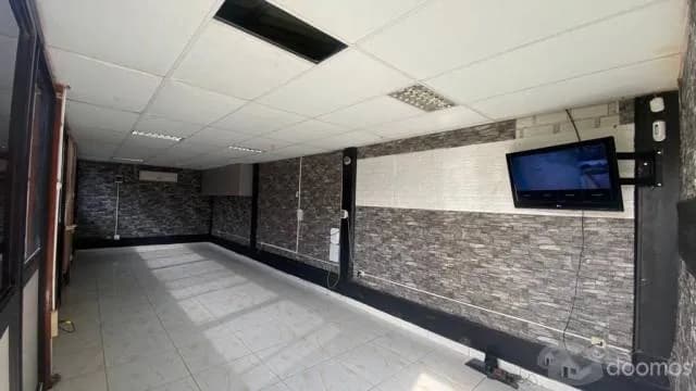 ALQUILO LOCAL COMERCIAL/INDUSTRIAL CON ALMACEN Y OFICINAS — foto 1