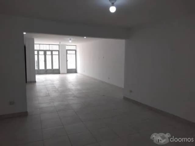 EN VENTA AMPLIO LOCAL DE 120 M2 EN RIMAC — foto 4