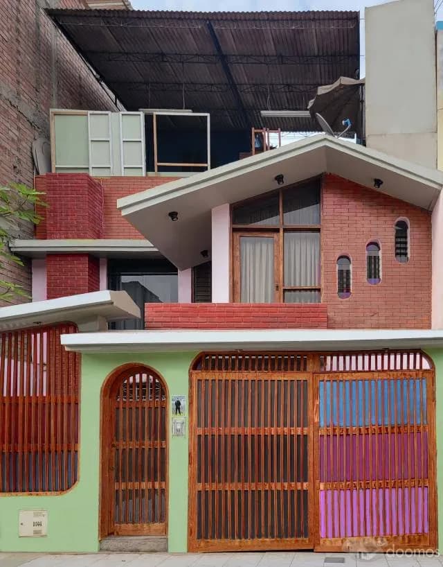Casa 3 Pisos - Urb. La Floresta de Pro - Los Olivos — foto 1