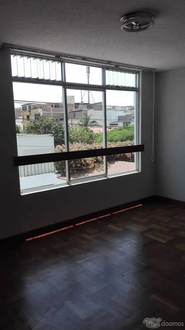 VENDO CASA 2 PLANTAS EN MIRAFLORES, URB. BENAVIDES — foto 12