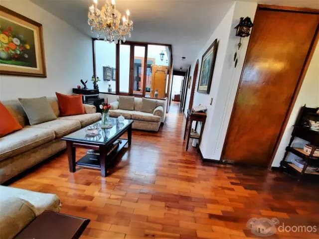 Casa en venta tipo chalet con cochera en Barranco — foto 2