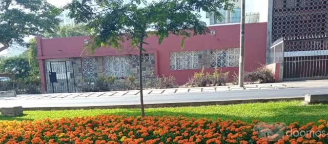 HERMOSA CASA PARA PROYECTO DE 6 PISOS — foto 1