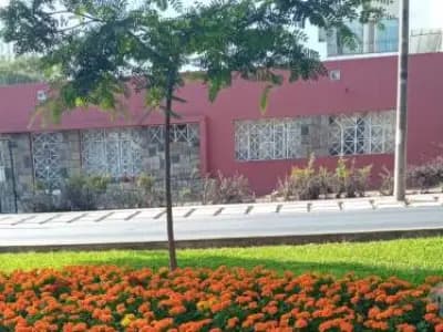 HERMOSA CASA PARA PROYECTO DE 6 PISOS