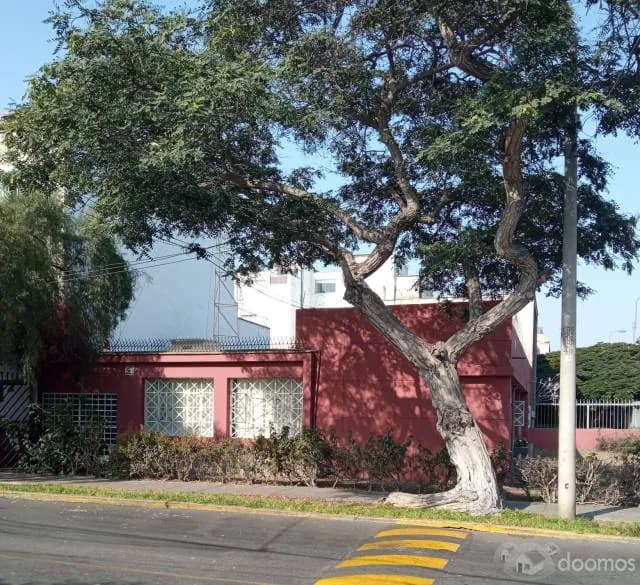 HERMOSA CASA PARA PROYECTO DE 6 PISOS — foto 2