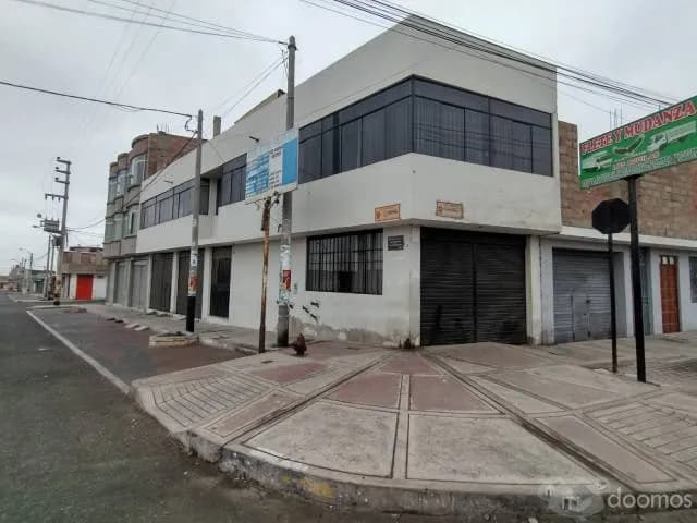 Esquina en Venta Frente a Mercado — foto 2