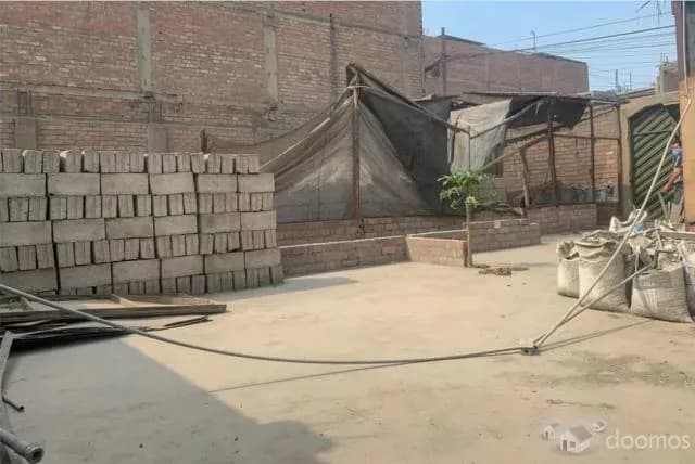 Venta de Terreno a 3 Minutos de La Carretera Central en Ate — foto 1