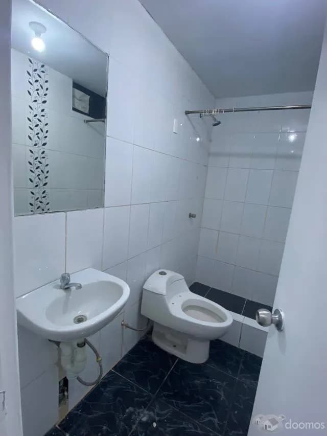 Vendo Amplio Departamento en Urb. La Alborada COMAS. — foto 8