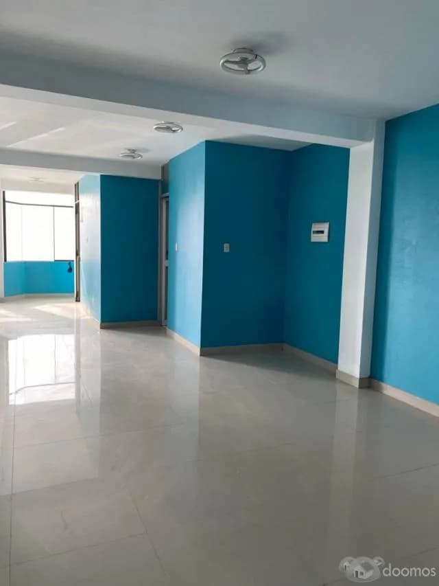 CASA CON LOCALES COMERCIALES IDEAL PARA TALLER/ OFICINAS — foto 3