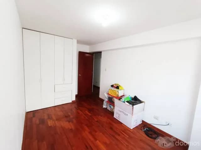 SE VENDE AMPLIO DEPARTAMENTO EN PUEBLO LIBRE — foto 1