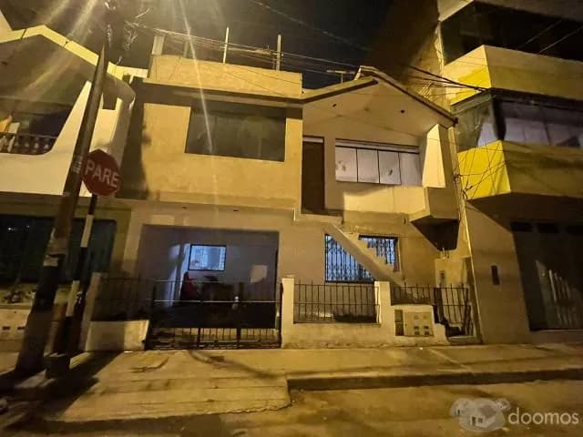 Departamento con 4 cuartos, baño, Patio y Amplia Sala — foto 1