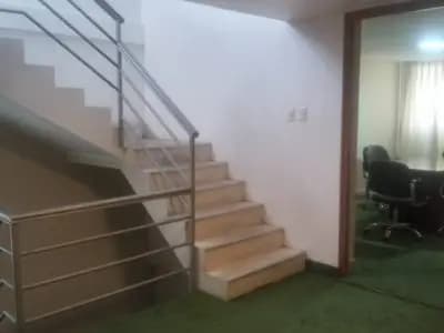 ALQUILER DE EDIFICIO PARA ENTIDADES PUBLICAS O PRIVADAS - ALQUILER DE OFICINAS AMOBLADAS Y SIN AMOBLAR