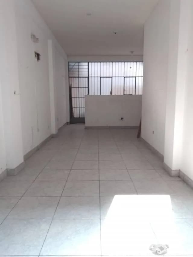 LOCALES COMERCIALES EN ALQUILER — foto 2