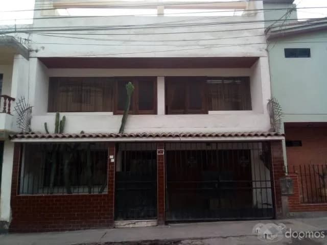 CASA EN SAN JUAN DE MIRAFLORES — foto 1