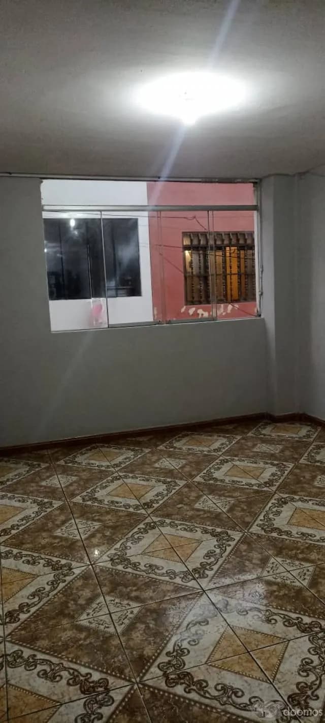Departamento amplio en segundo piso — foto 1