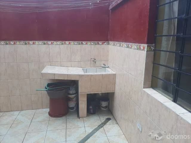 Hermosa y amplia casa con 5 departamentos — foto 6