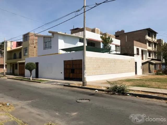 Amplia casa para vivir o negocio — foto 6