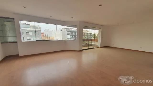 EN VENTA AMPLIO Y ACOGEDOR DEPARTAMENTO EN SAN BORJA — foto 1