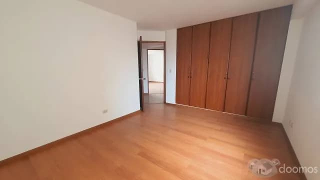EN VENTA AMPLIO Y ACOGEDOR DEPARTAMENTO EN SAN BORJA — foto 7