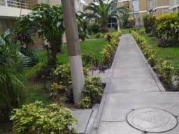 SE VENDE BONITO DEPARTAMENTO EN SURCO JUNTO A CENTRO COMERCIAL