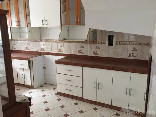 ALQUILER DE CASA DE 2 PISOS - COMAS — foto 3