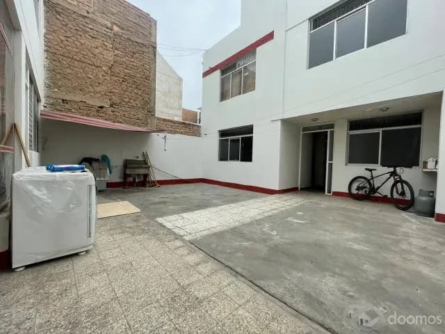 Venta de Casa 2 pisos a 1 cdra de Parque 200 Millas — foto 4