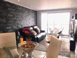 Miraflores en venta bellísimo  departamento REMODELADO con 3 dormitorios,  terraza, área servicio, cochera y depósito. Vista espectacular a la ciudad.
