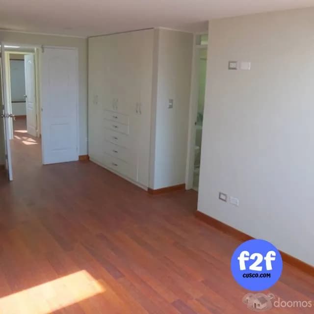 En Venta Penthouse Dúplex de LUJO en Urb. Magisterio, Cusco — foto 11