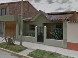 Casa - Como terreno - En Venta
