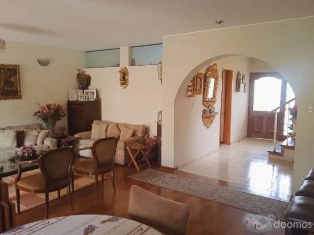 VENDO HERMOSA CASA CON PISCINA EN SAN ISIDRO — foto 2
