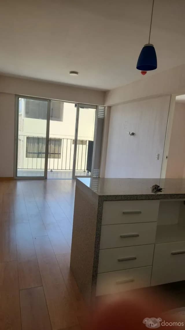 ACOGEDOR DEPARTAMENTO  1 DORMITORIO MAS ESTUDIO Y BALCON — foto 1