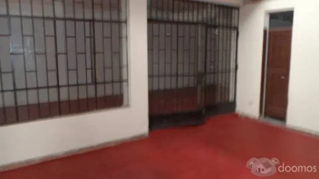 Alquilo local comercial  zona estratégica — foto 2